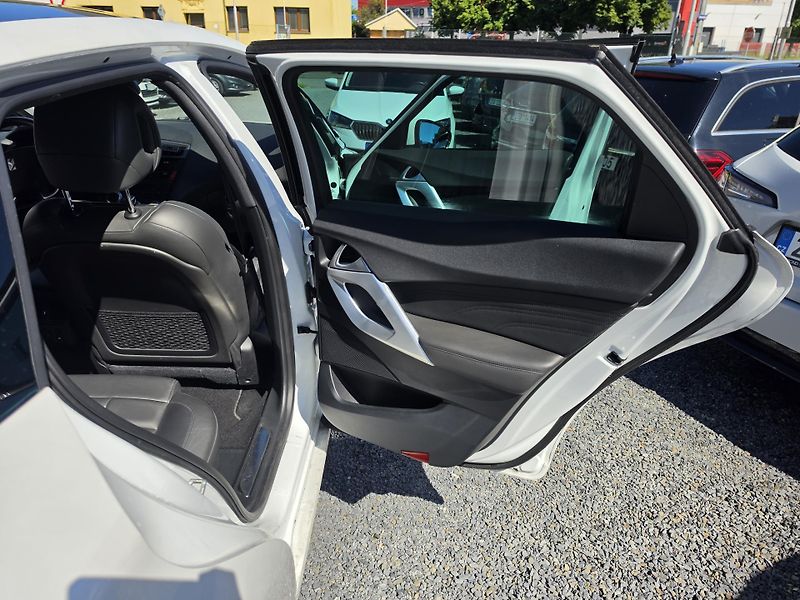 Citroën DS5 2 0 HDI Panorama Automat  - fotka 28 z 33