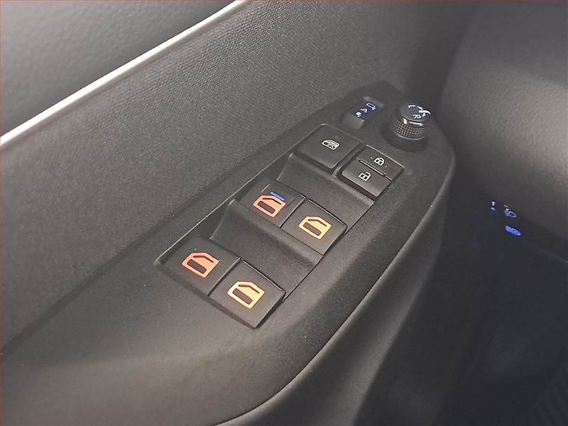 Toyota Yaris (2022) 1.5 VVT-i, Serv.kniha, Kůže - fotka 17 z 21