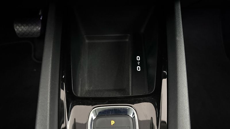 Škoda Octavia 2.0 TDI DSG Style Combi - fotka 22 z 27