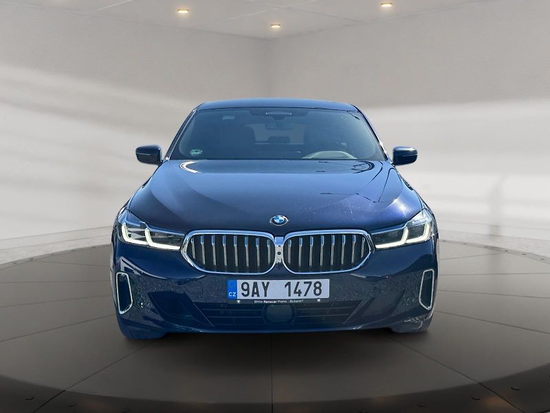 BMW Řada 6 (2023) xDRIVE GRAN TURISMO 640i 245kW - fotka 2 z 11