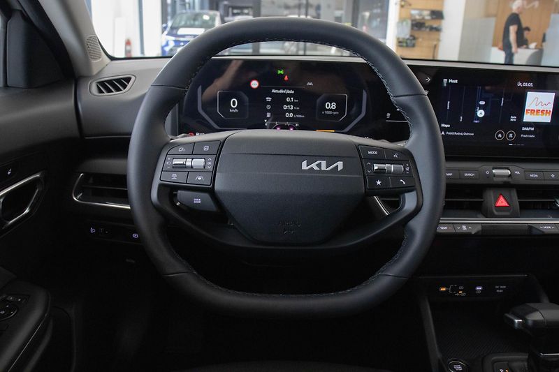 Kia K4 Sportswagon 1,6 T-GDi GPF 7DCT EXCLUSIVE - fotka 9 z 14