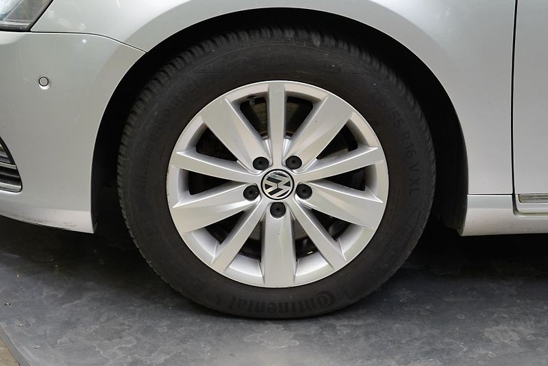 Volkswagen Passat - fotka 10 z 25