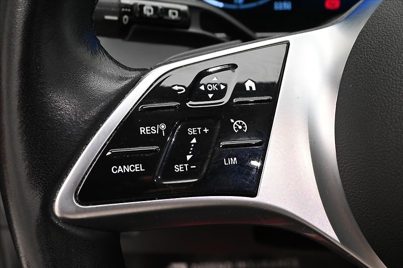 Mercedes-Benz Třídy C 2,0 220d 147kW 4MATIC AVANTGAR - fotka 23 z 31