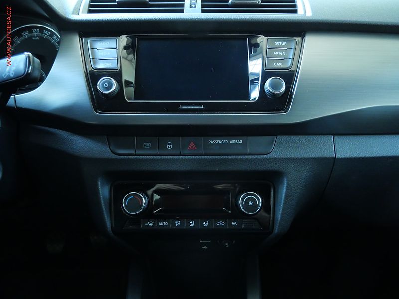 Škoda Fabia (2020) 1.0 TSi, ČR, Style, LED - fotka 13 z 22