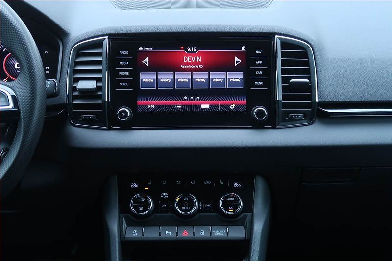 Škoda Karoq (2019) 2.0 TSI - fotka 12 z 29