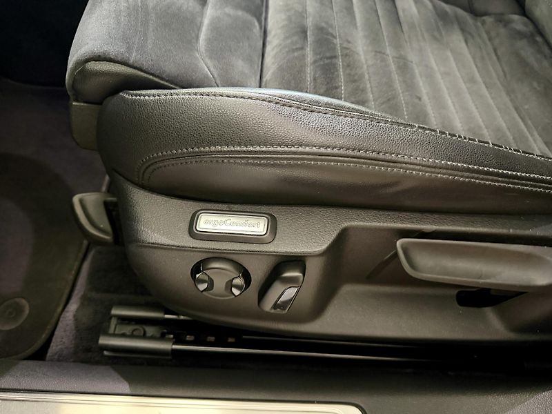 Volkswagen Passat 2.0TDI 110kW - fotka 8 z 17