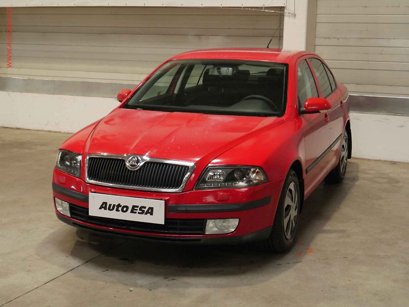 Škoda Octavia (2005) 1.9TDi, 2.maj,ČR, Ambiente - fotka 3 z 14