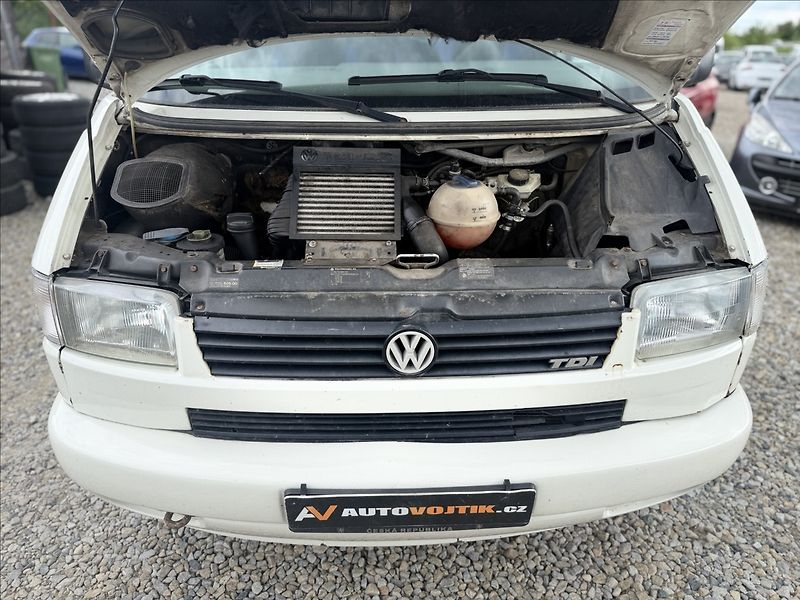 Volkswagen Transporter 2,5 TDI 9MÍST - fotka 9 z 12