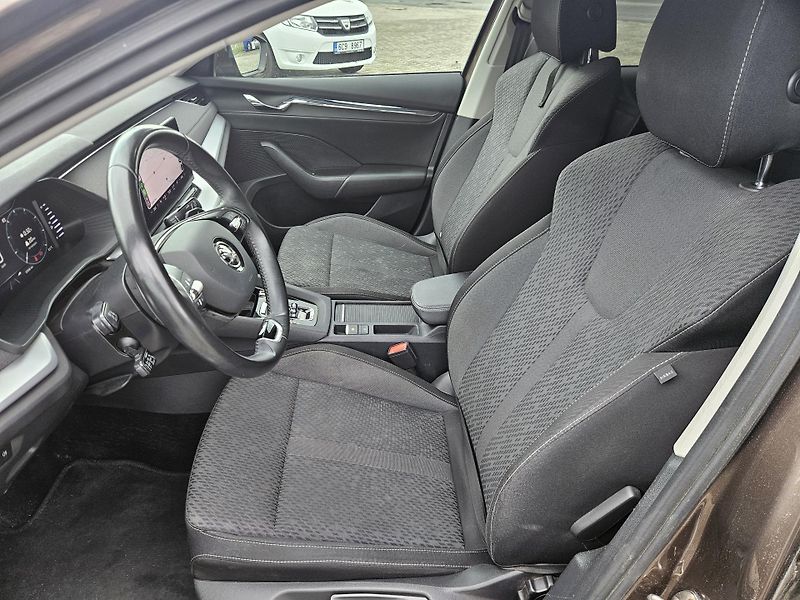Škoda Octavia IV  2,0 TDI 110 kW - fotka 12 z 16