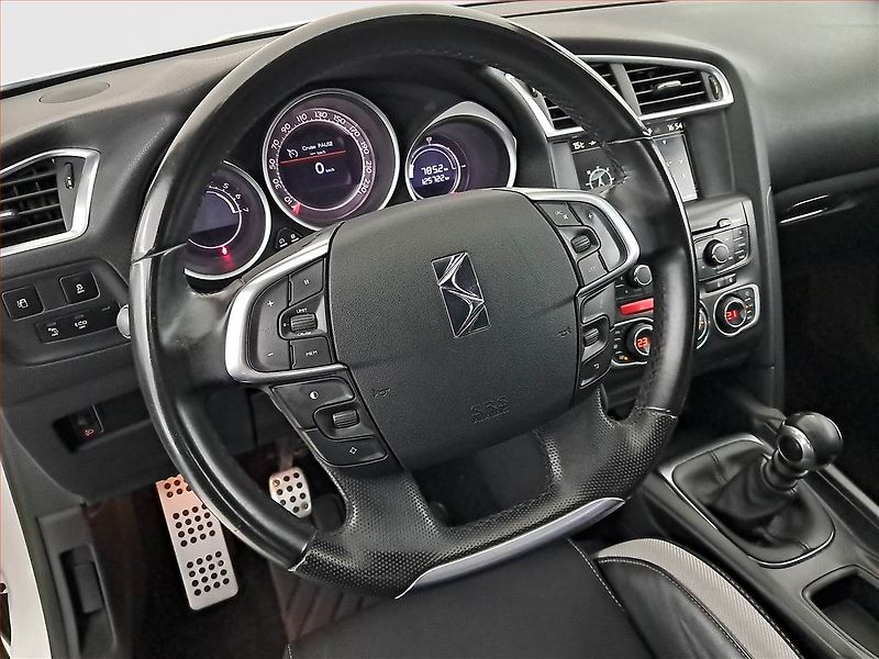 Citroën DS4 (2014) 1.6 e-HDi, Serv.kniha - fotka 19 z 19