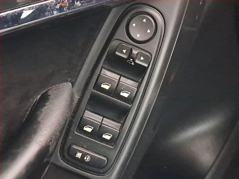 Citroën C4 Picasso (2006) Exclusive 2.0 i, Automat - fotka 18 z 20
