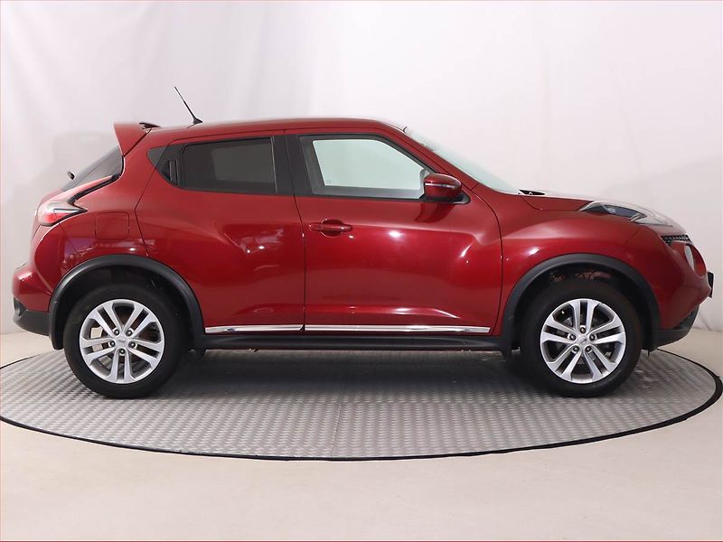 Nissan Juke (2018) 1.6 i, Automat, Serv.kniha - fotka 6 z 19