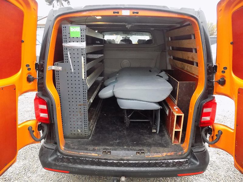 Volkswagen Transporter 2,0 TDI 110 KW DC 5 MÍST TEMP. - fotka 19 z 35