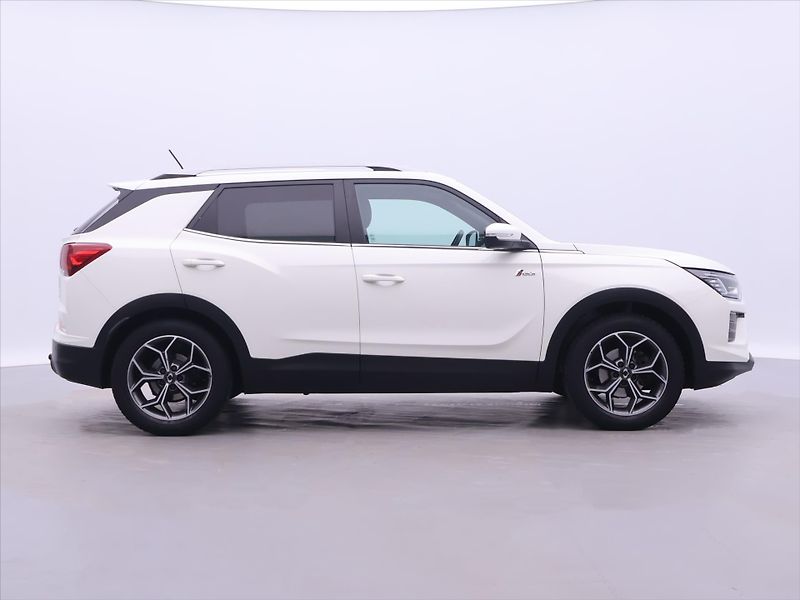 SsangYong Korando 1,5 Turbo e-XGI 120kW Aut. - fotka 7 z 39