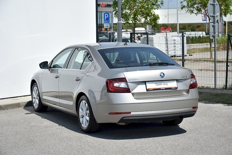 Škoda Octavia (2018) STYLE 110/1.4TSI 6MP - fotka 10 z 24