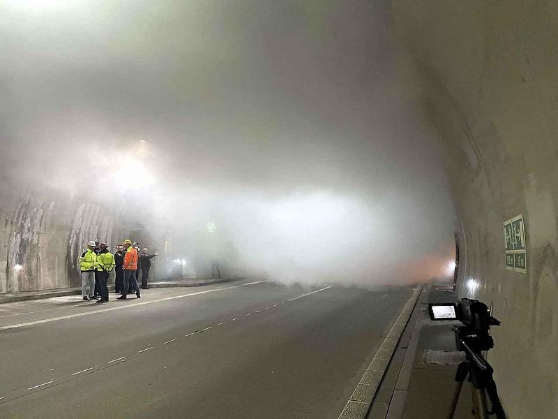 Simulovaný požár v Klimkovickém tunelu při zkoušce nových bezpečnostních a napájecích systémů, 13. 10. 2024.