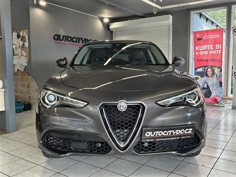 Alfa Romeo Stelvio 2.0 T 206kW Q4 FIRST EDITION - fotka 2 z 24
