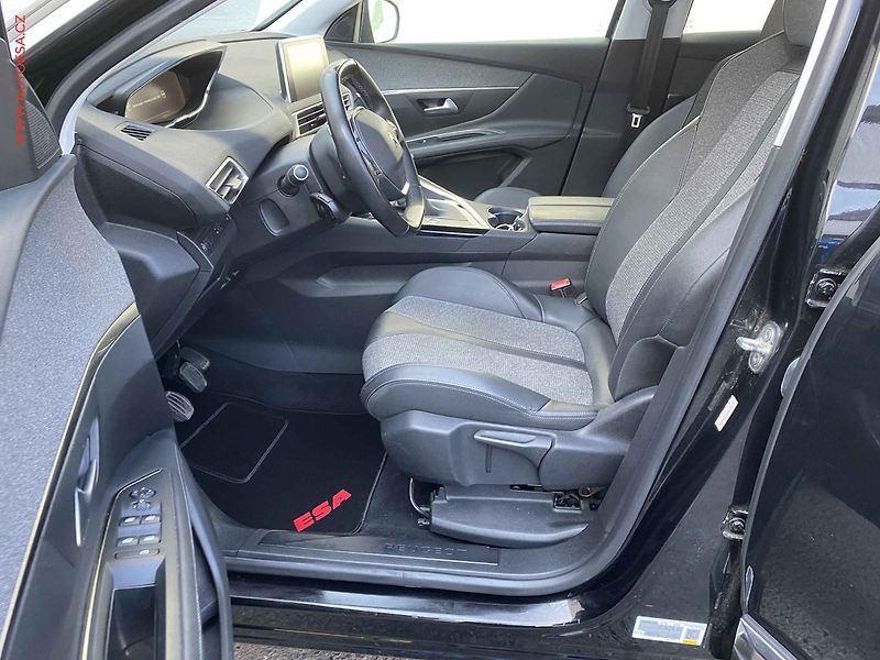 Peugeot 3008 (2020) 1.2 PT, Allure, navi, kamera - fotka 10 z 19
