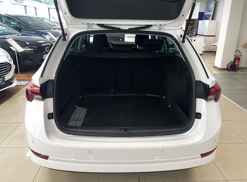Škoda Octavia 2.0 TDI, 85 KW, AMBITION, ČR - fotka 8 z 27