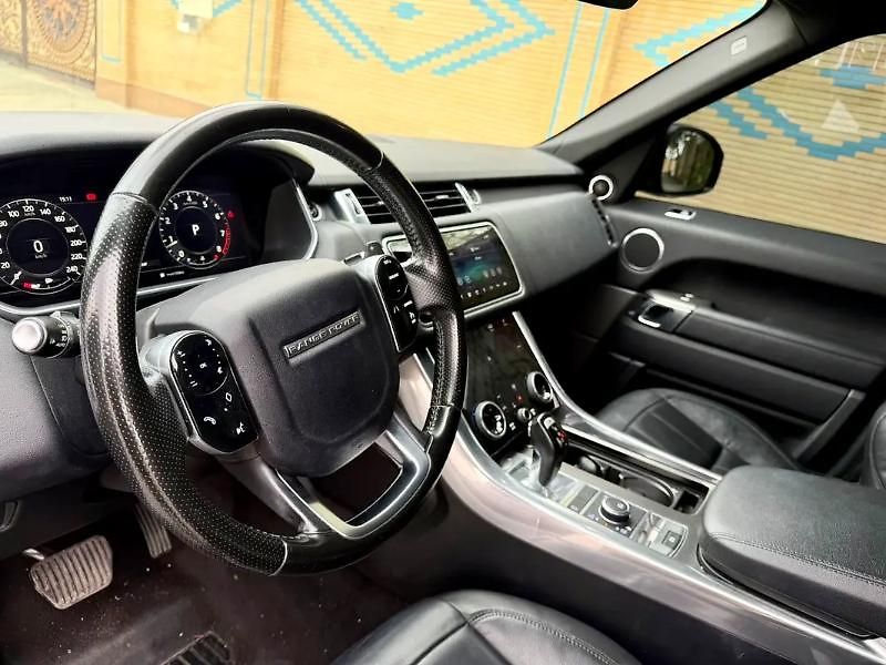 Land Rover Range Rover Sport (2018) Dynamické SUV - fotka 5 z 9