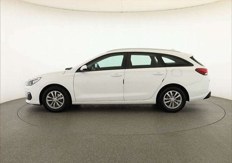 Hyundai i30 (2018) 1.0 T-GDI, Serv.kniha - fotka 3 z 14