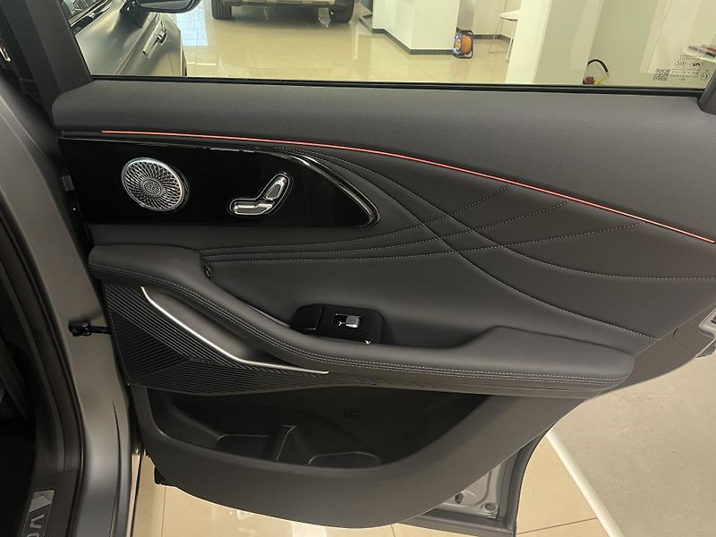 Omoda 9 (2025) Omoda 9 PHEV Premium  - fotka 21 z 56