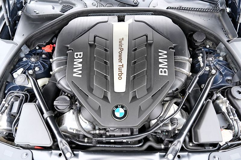 BMW Řada 6 650i xDrive Gran Coupé/Mpaket - fotka 10 z 50