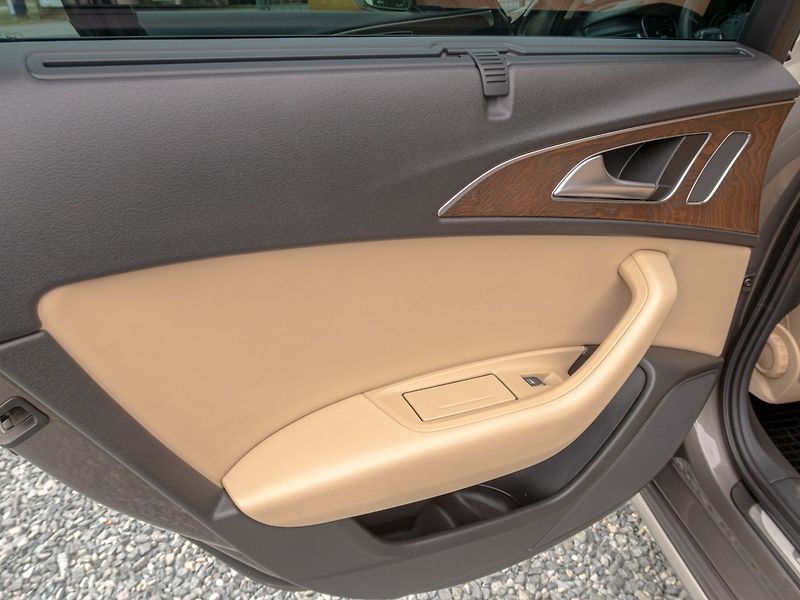 Audi A6 Allroad (2014) 3.0TDI 180KW – VÝBAVA - fotka 35 z 44
