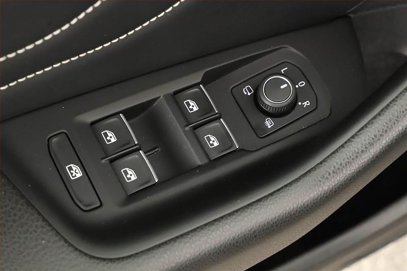 Volkswagen Passat (2021) 2.0 TDI, Automat, Kůže, Navi - fotka 9 z 20
