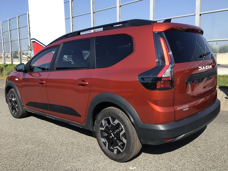 Dacia Jogger (2026) 7MÍST FULL HYBRID MAXIM.VÝBAVA - fotka 5 z 12