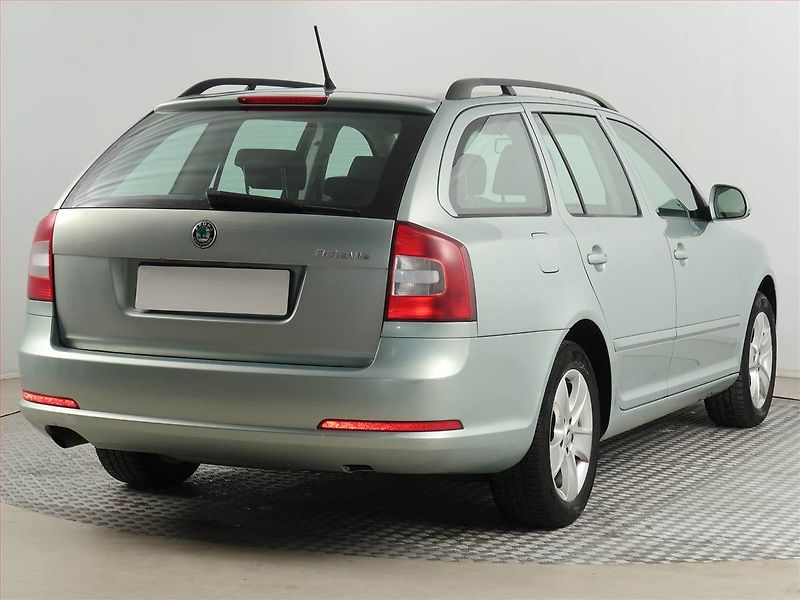 Škoda Octavia (2013) 1.6 TDI, po STK, jezdí výborně - fotka 5 z 15