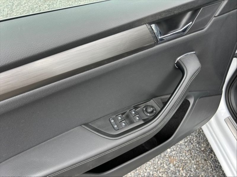 Škoda Superb 2,0 TDI 110 Style - fotka 11 z 11