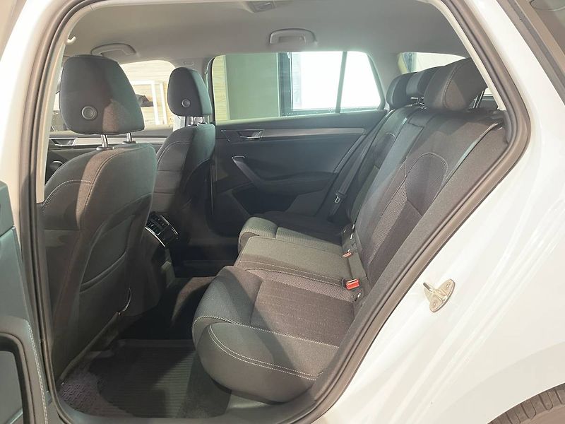 Škoda Superb Combi Style 2,0TDI 147kW DSG/P - fotka 20 z 28