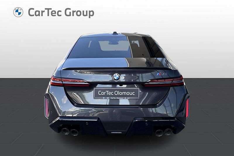BMW M5 - fotka 6 z 10
