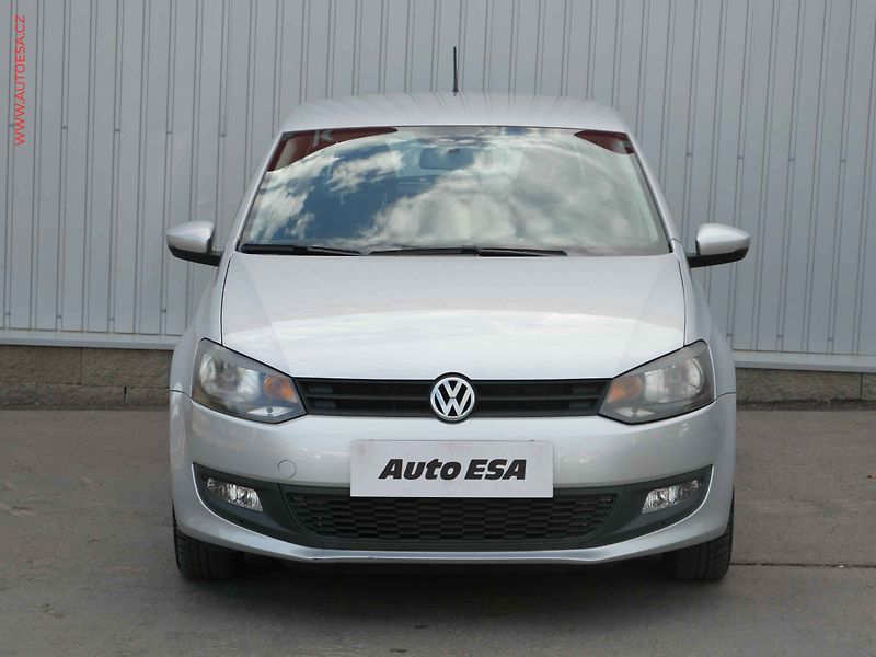Volkswagen Polo (2013) 1.2i, servis.kniha, AC - fotka 2 z 14