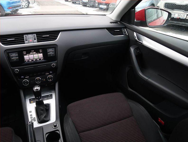 Škoda Octavia (2014) Elegance 1.8 TSI, 4X4 - fotka 8 z 18