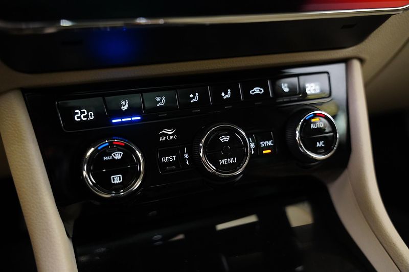Škoda Superb - fotka 23 z 35