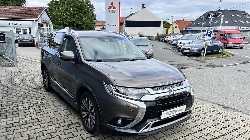 Mitsubishi Outlander INSTYLE 2,0 MIVEC 4X4 A/T - fotka 4 z 16