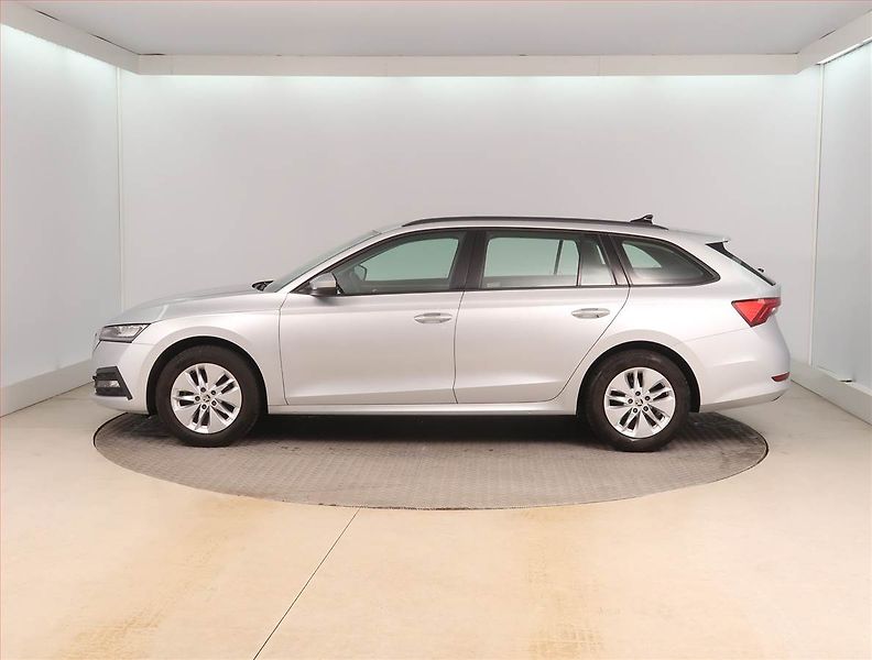 Škoda Octavia (2023) Ambition 2.0 TDI, ČR,1.maj - fotka 3 z 15