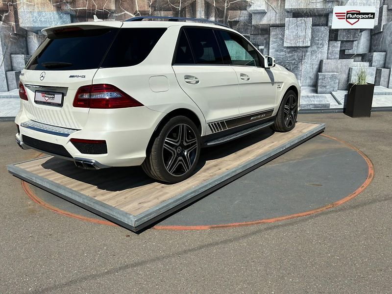 Mercedes-Benz Třídy M (2015) ML63 AMG ,386KW, 4MATIC, H/K - fotka 6 z 43