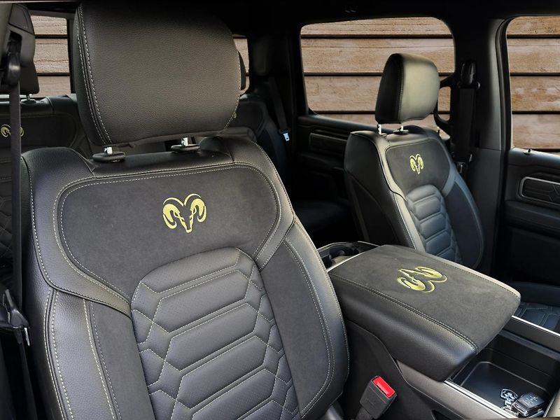 Dodge RAM (2020) +OFFROAD PAKET+LOOK26+HEMI+ - fotka 10 z 21