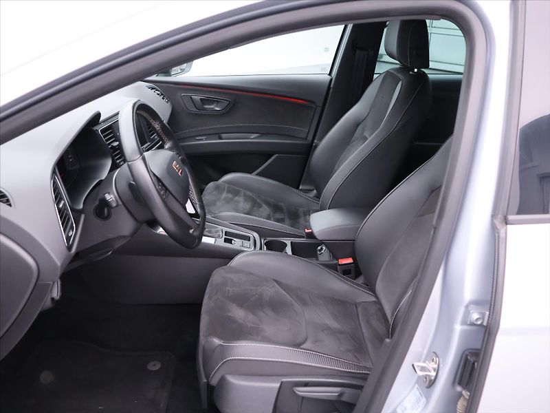 Seat Leon 2,0 TSI Cupra 221kW 4Drive DSG - fotka 12 z 38