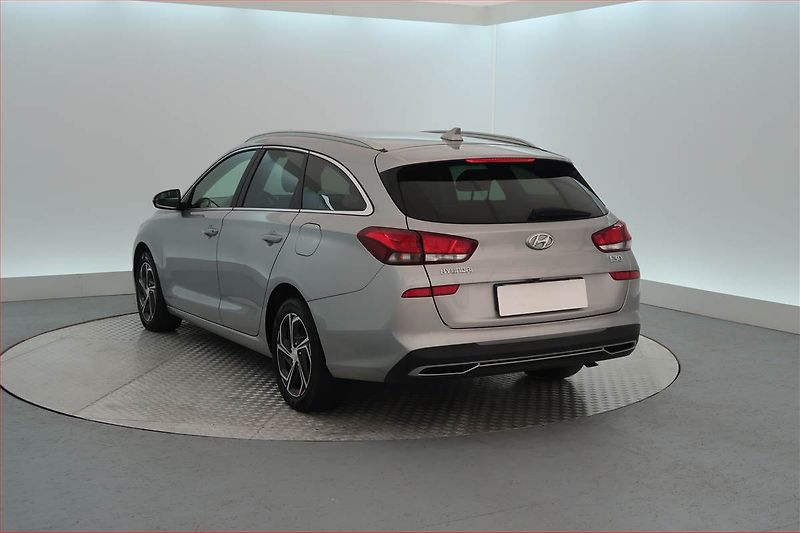 Hyundai i30 (2023) Smart 1.0 T-GDI - fotka 4 z 17