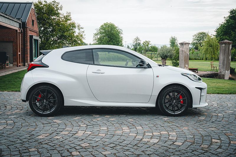 Toyota Yaris (2021) GR PERFORMANCE 4x4 1 MAJITEL  - fotka 5 z 59