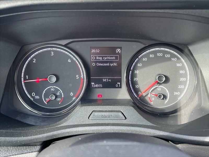 Volkswagen Transporter 2,0 TDi 110kW kombi 5 míst  T6 - fotka 16 z 24