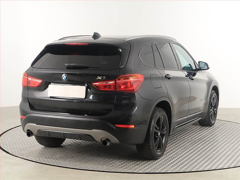 BMW X1 (2015) M Sport xDrive20d, 4X4 - fotka 5 z 20