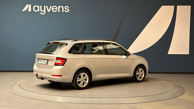 Škoda Fabia 1.0 TSI 70kW Ambition Combi - fotka 2 z 12