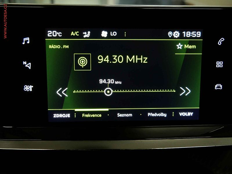 Peugeot 2008 (2020) 1.5HDI, ČR, AT, navi, LED - fotka 17 z 23