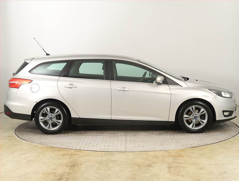 Ford Focus (2016) 1.0 EcoBoost, Serv.kniha - fotka 6 z 18