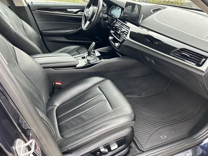 BMW Řada 5 520D XDRIVE, 1. majitel - fotka 12 z 33